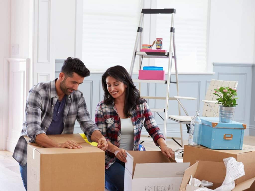A couple packing up for a move | Choice Moving Company