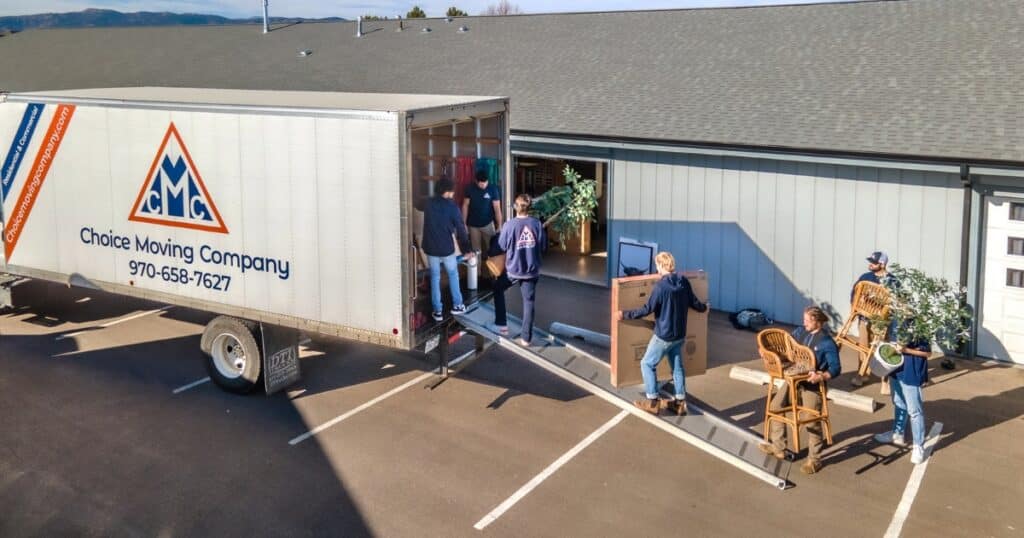 Reliable Fort Collins Movers: What to Look For? 5 moving truck